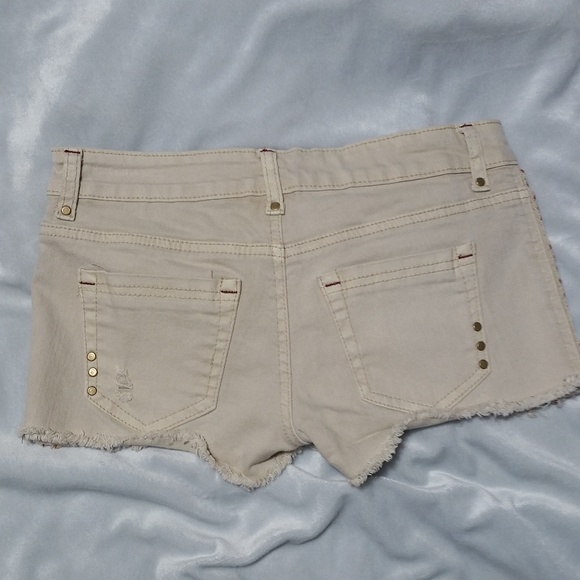 HIPPIE LAUNDRY  DISTRESSED TAN SHORTS - Picture 2 of 7